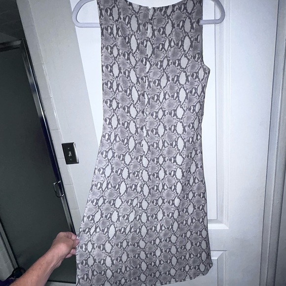 Lauren Ralph Lauren Womens Ruffled Print Sheath  Dress Grey, NWT 4 - Picture 6 of 8